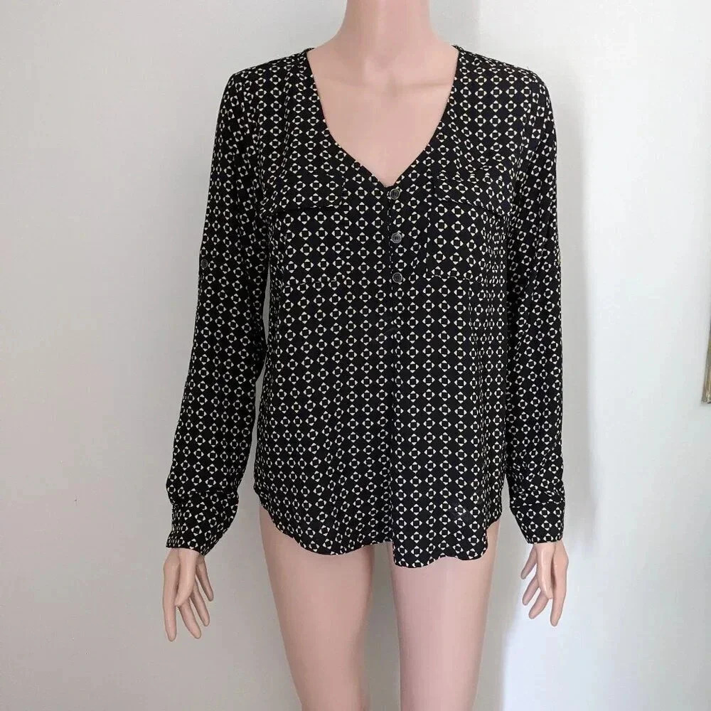 41 Hawthorn Classic Workwear Blouse Geometric Flowy Small Black Gold V Neck